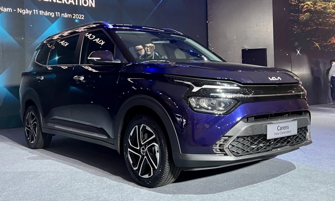 Kia Carens 1 7249 1668155838 3629 1703143292 KIA CARENS